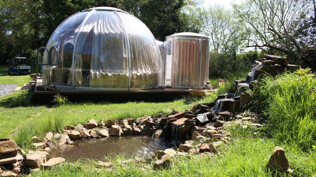 dome des songes exterieur terrasse rideaux fermes 5.jpg